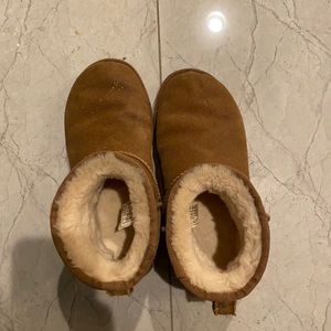 Studded Water-repellent UGG